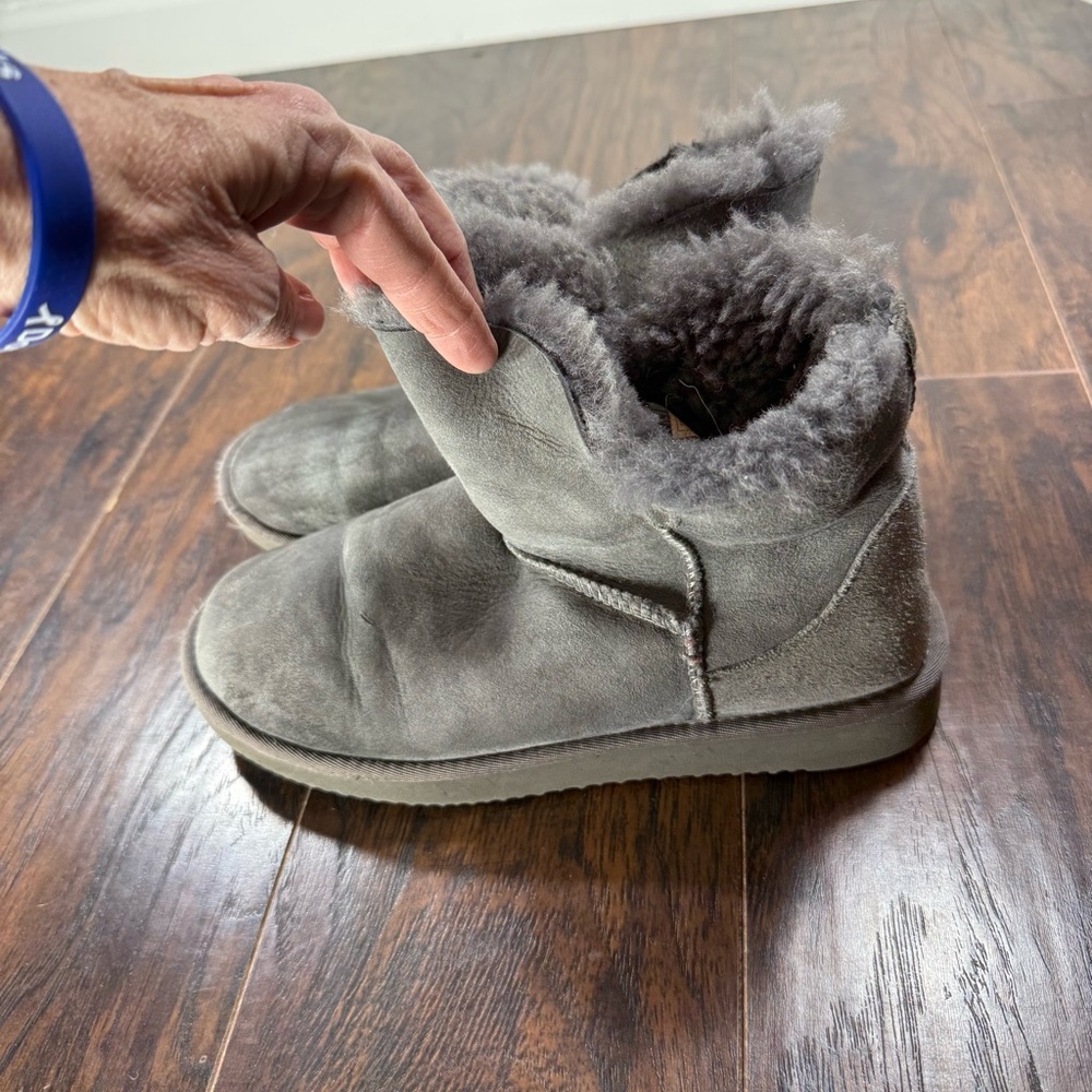 Member's Mark Womens Grey Short Genuine Sheepskin Shearling Boots Size 9
